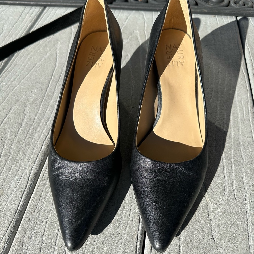 Naturalizer Pump